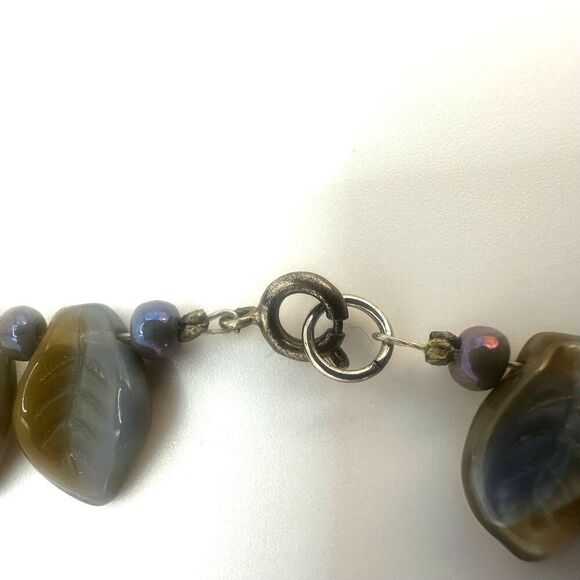 Blue beaded leaf choker necklace - Picture 6 of 11
